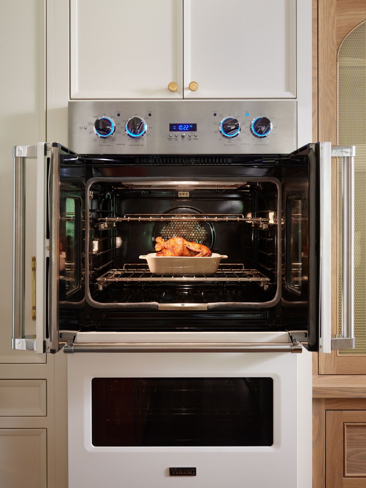 6997c2c8274f3_Viking_INSTL_NashvilleTransitionalKitchen_SKU_ProductType_2313114774